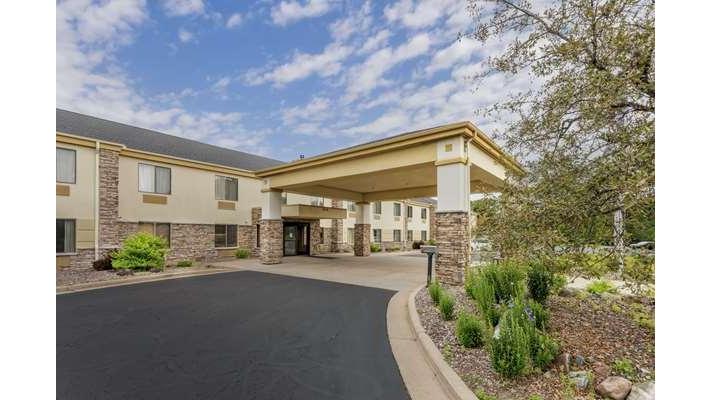 Comfort Inn & Suites Black River Falls I-94