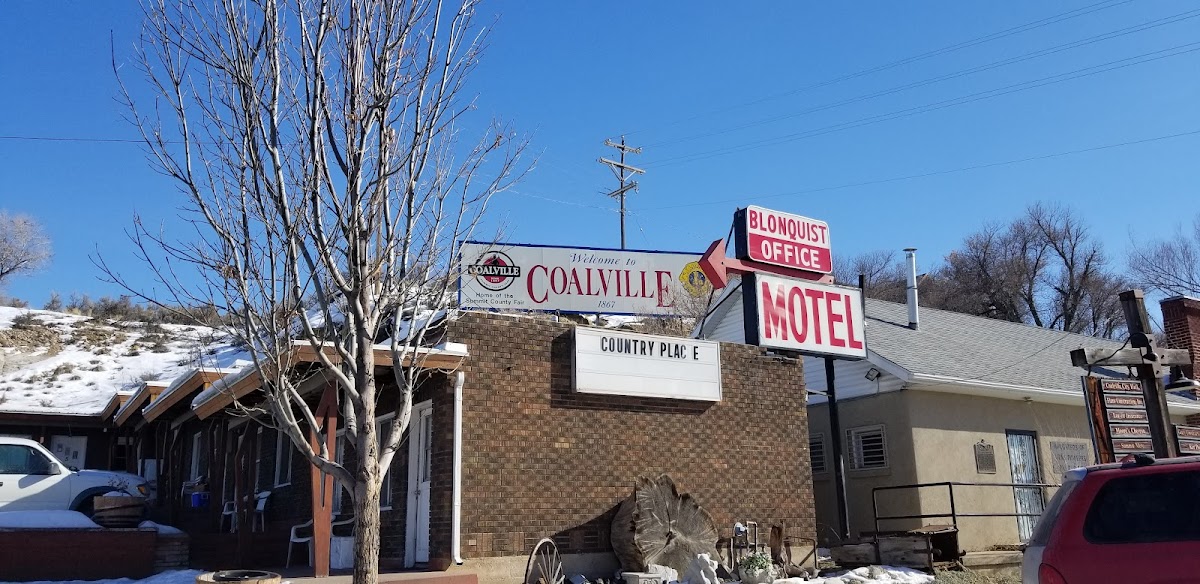 Blonquist Motel