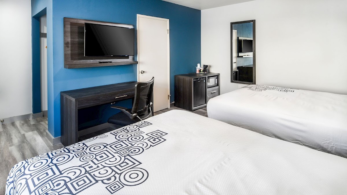 Parkside Inn Anaheim photo 2