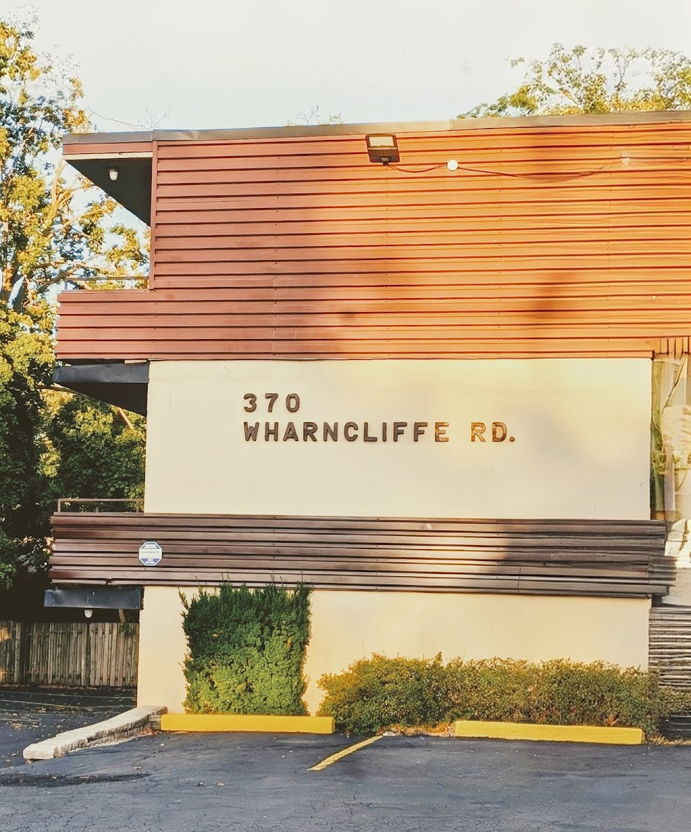 Wharncliffe Suites Motel