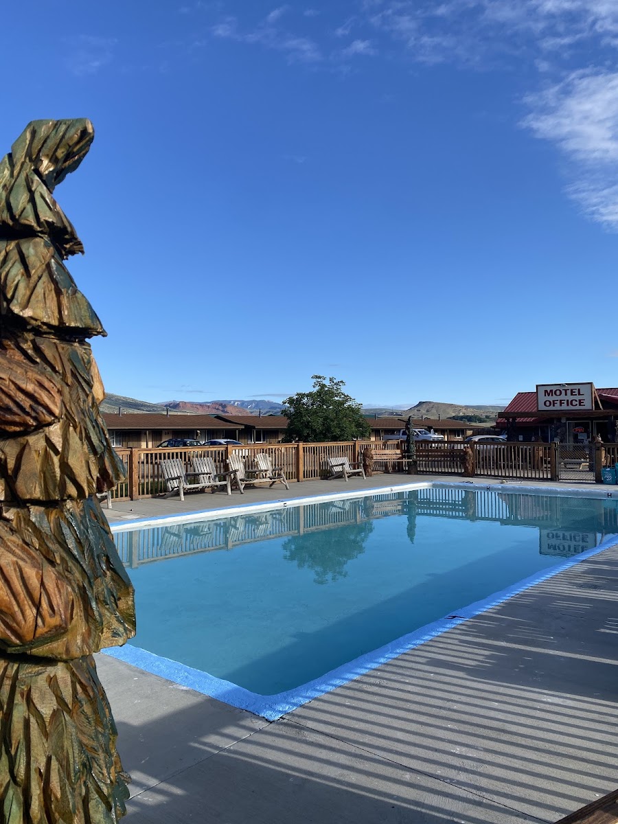 Big Bear Motel photo 2