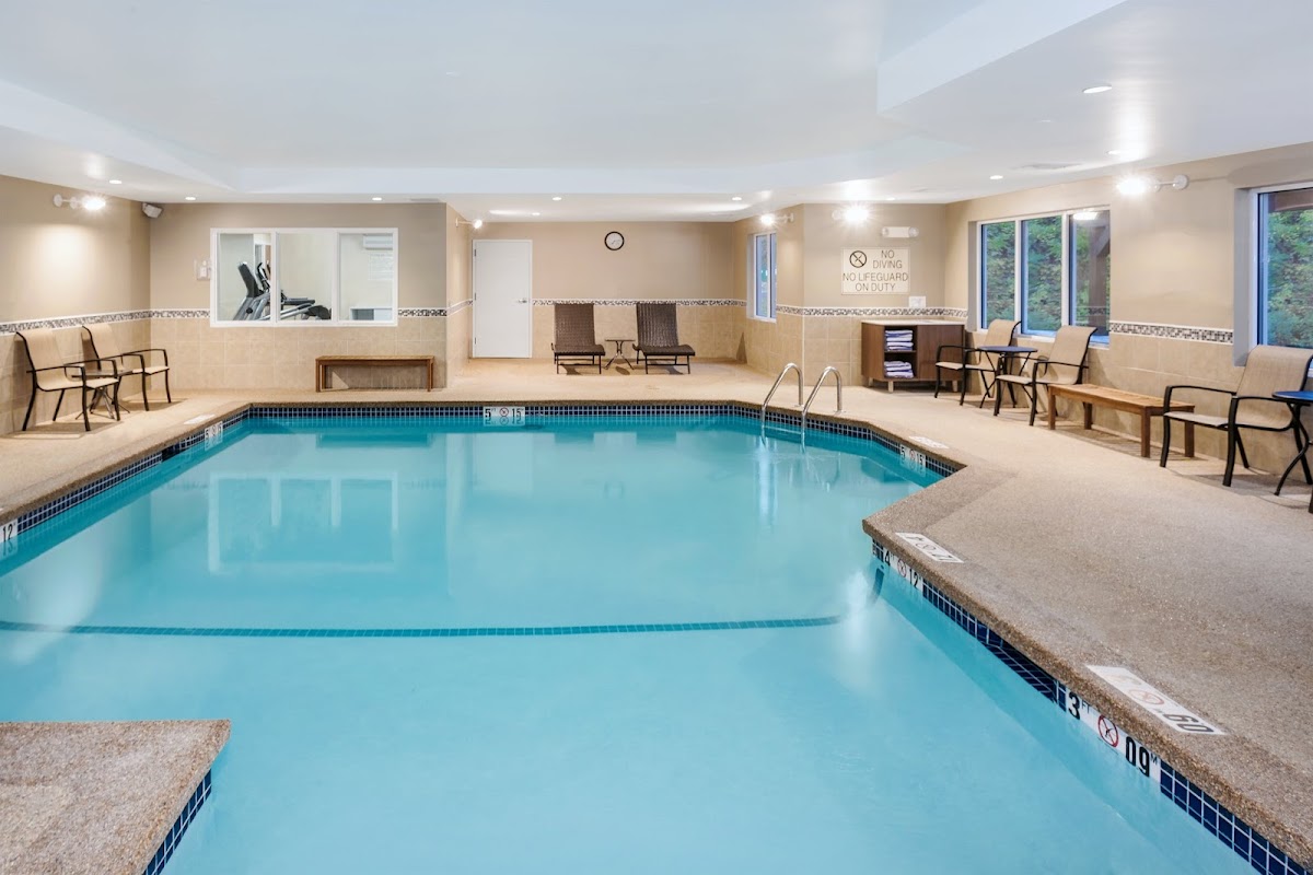 Holiday Inn Express & Suites Tilton - Lakes Region by IHG photo 3