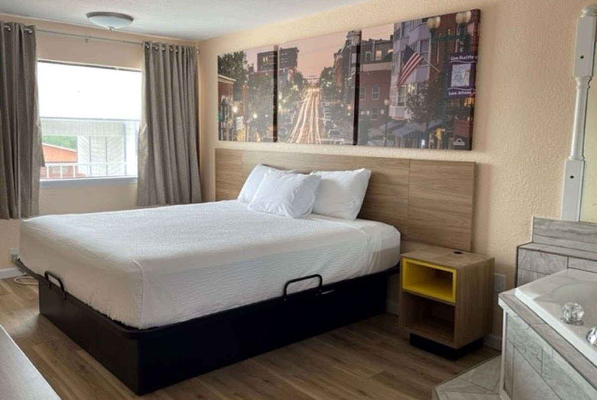 Days Inn by Wyndham Branson Near Theatre District photo 3