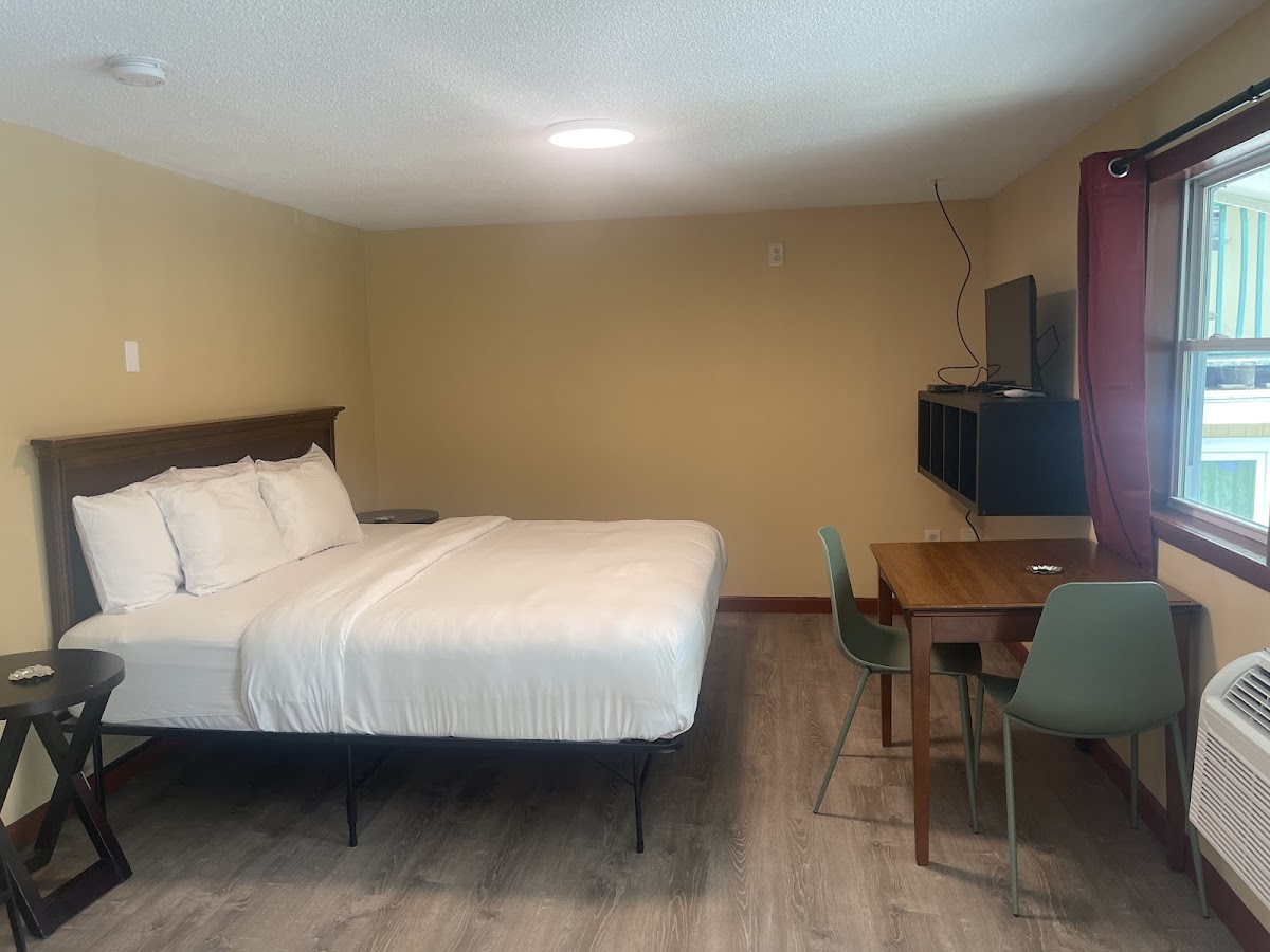 Dartmouth Motor Inn photo 2