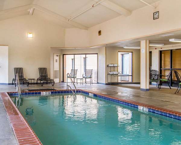 Quality Inn & Suites Benton - Draffenville photo 3