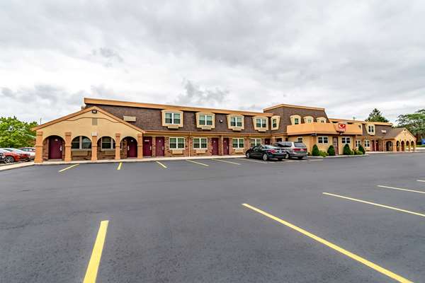 Econo Lodge Worthington - Columbus North photo 3