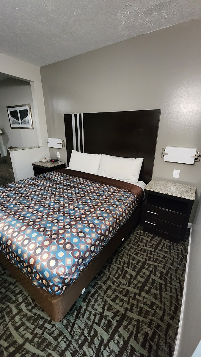 Relax Inn Motel & Suites photo 2