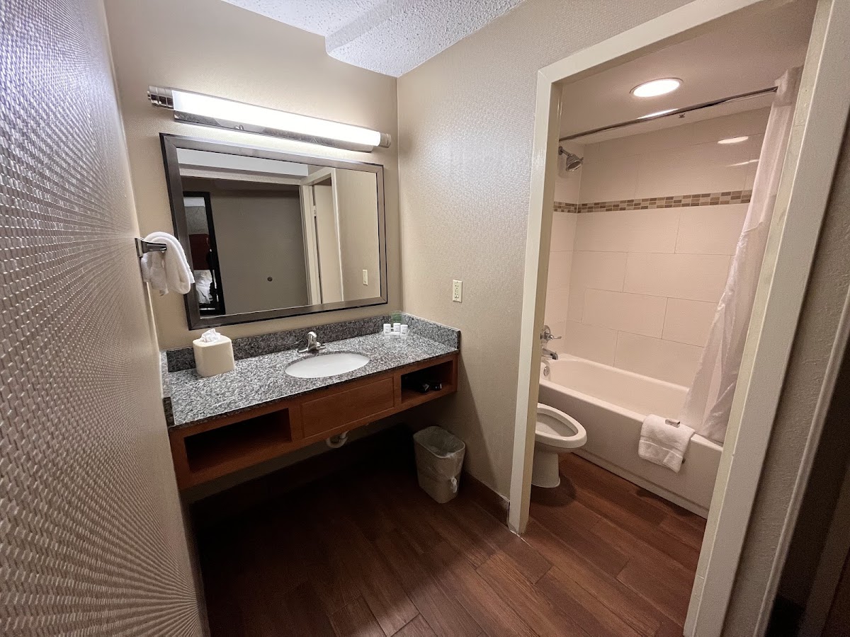 Holiday Inn Raleigh Downtown by IHG photo 3
