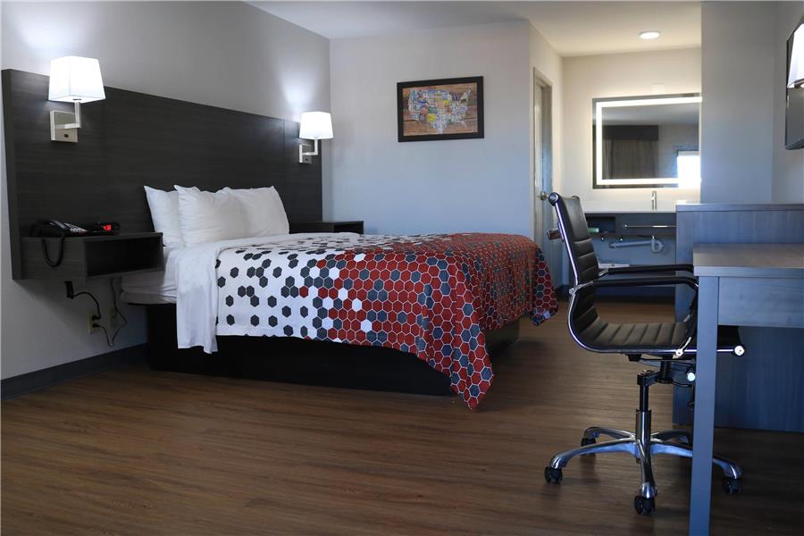Econo Lodge Inn & Suites Southeast photo 2