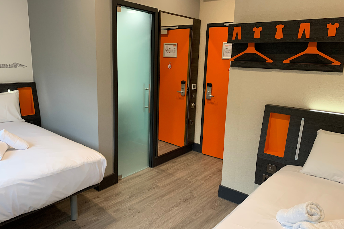 easyHotel Milton Keynes Central photo 3