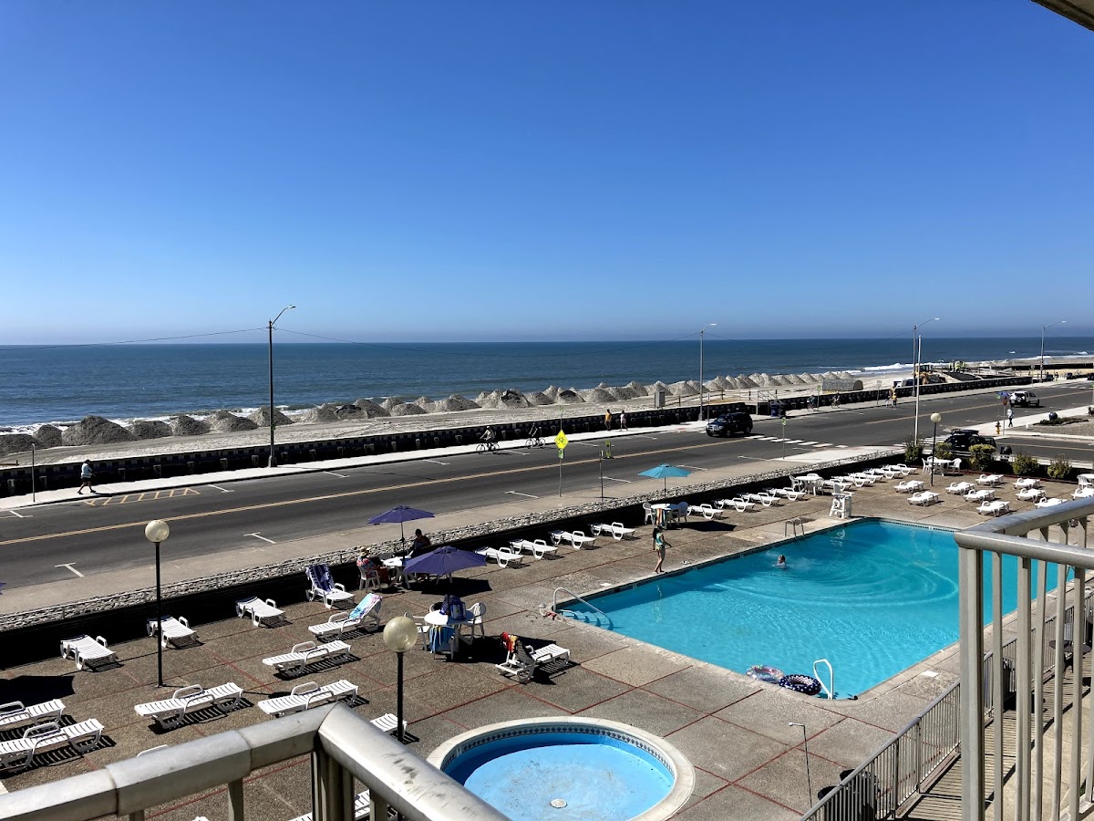 Acropolis Oceanfront Resort