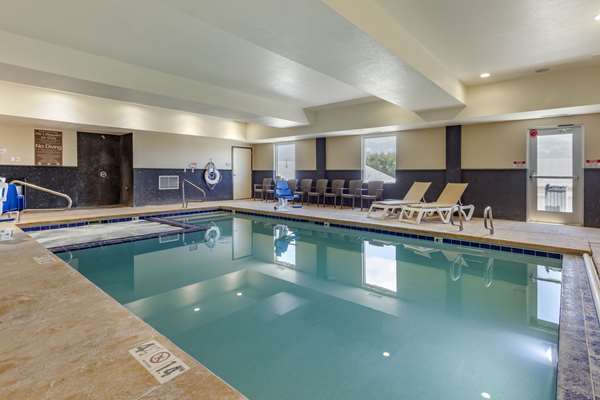 Comfort Inn & Suites Edgewood photo 3