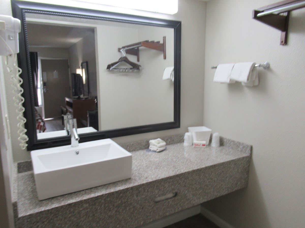 Red Roof Inn Walton - Richwood photo 2