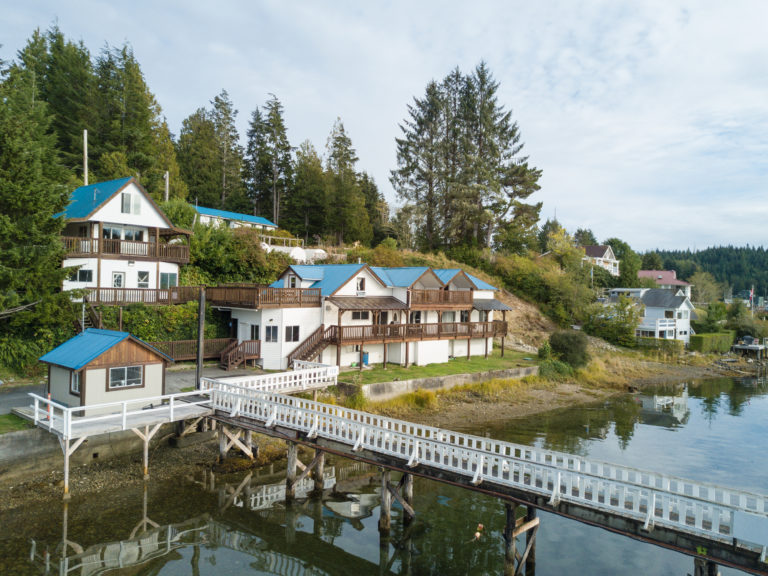 Upnit Lodge & Marina