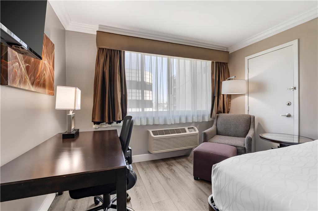 Best Western Plus LA Mid-Town Hotel photo 2