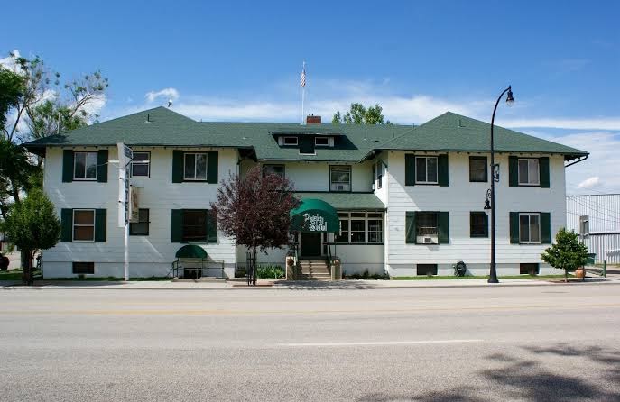 The Higgins Hotel and Paisley Restaurant