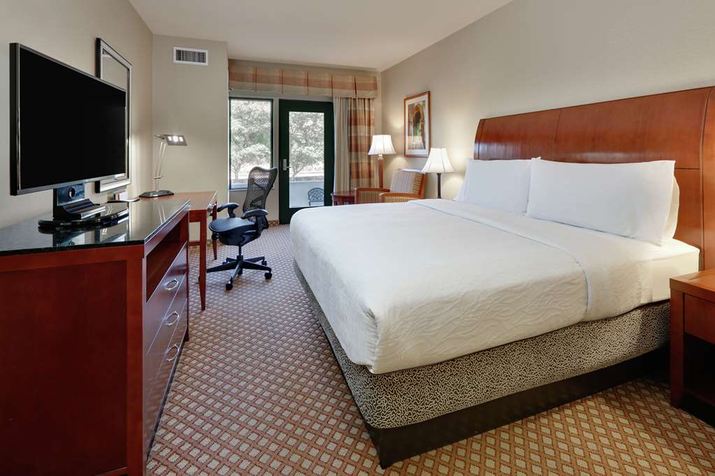 Hilton Garden Inn San Diego Del Mar photo 2