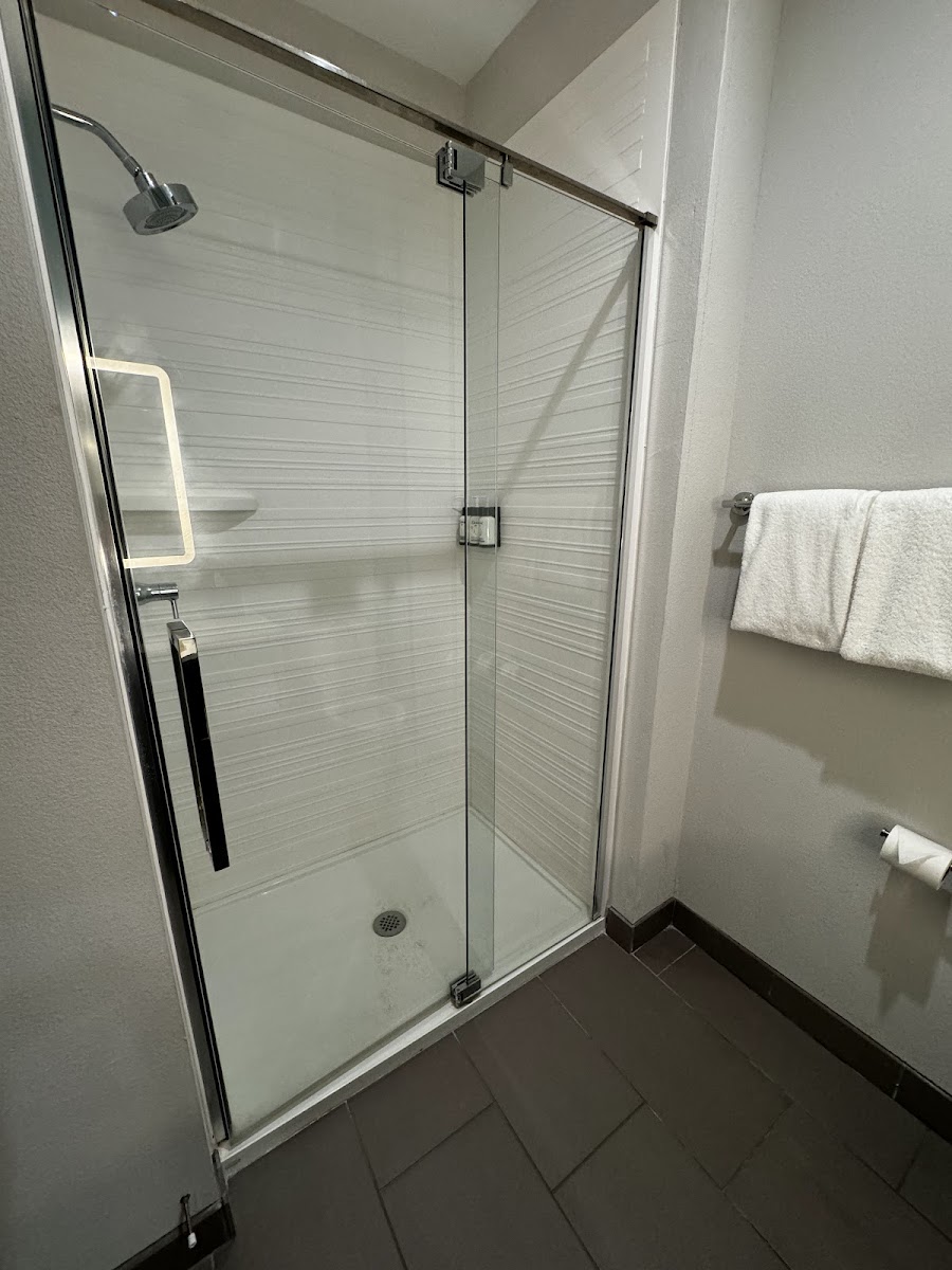 avid AN IHG Hotel photo 3