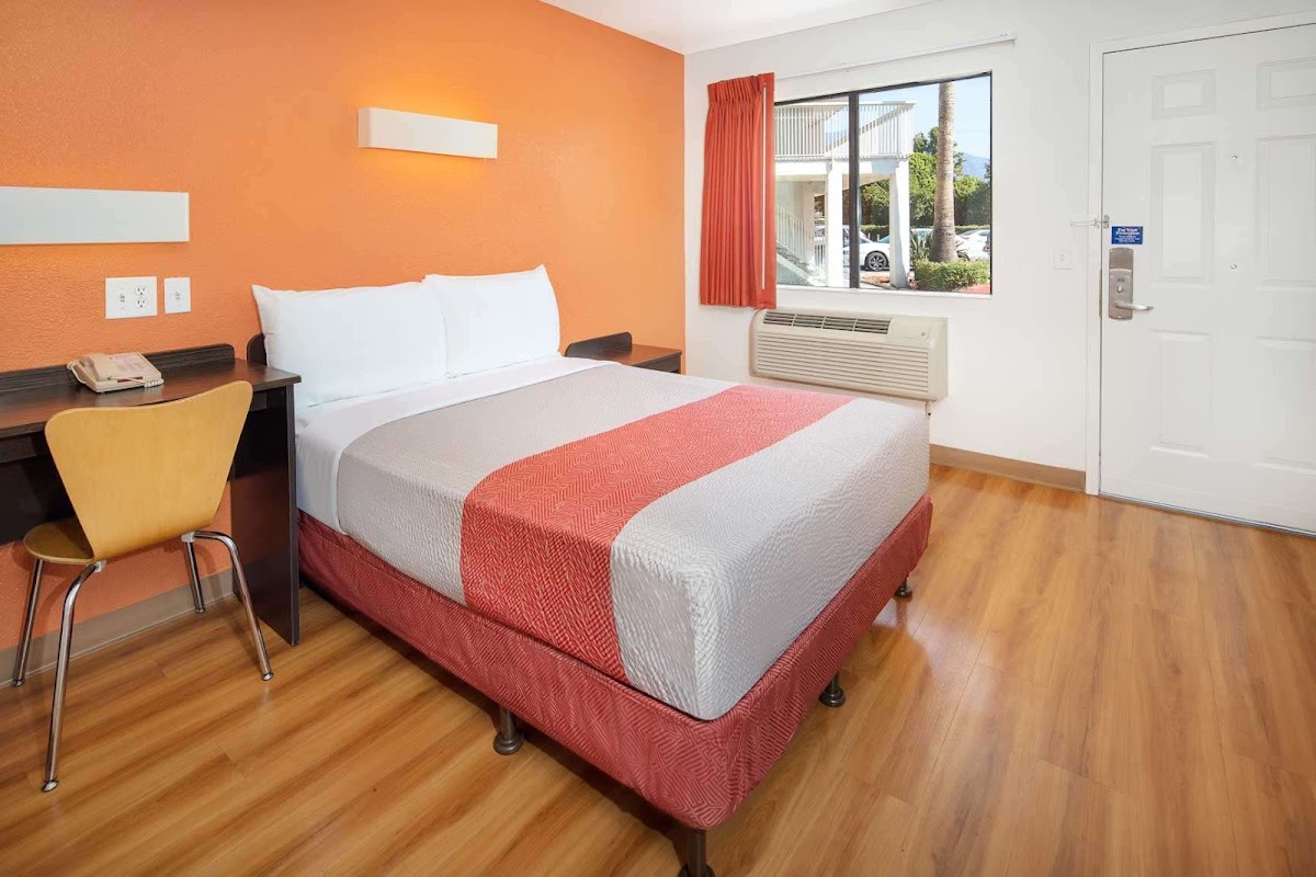 Motel 6 Arcadia, CA - Los Angeles - Pasadena Area photo 2