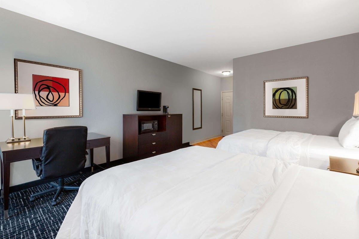 La Quinta Inn & Suites by Wyndham Lumberton photo 2
