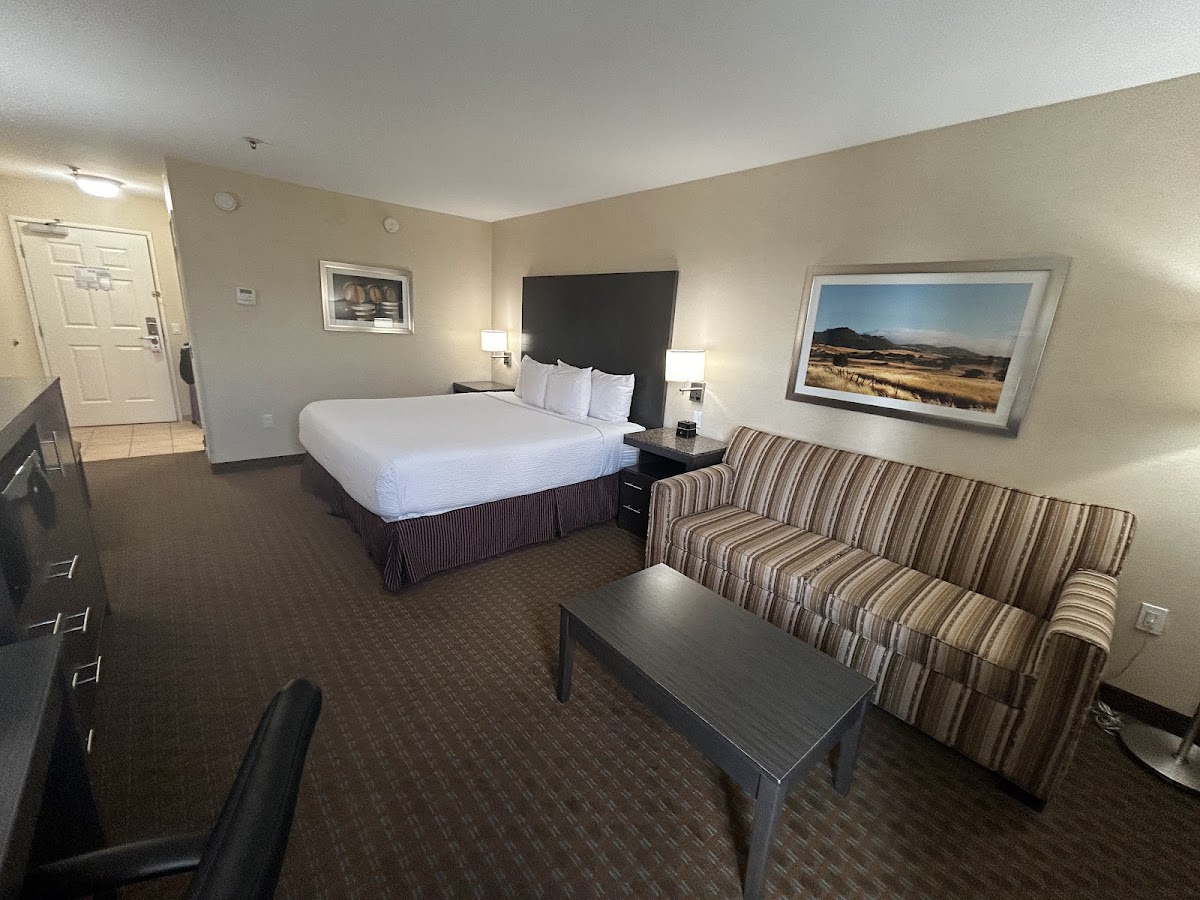 La Quinta Inn & Suites by Wyndham Paso Robles photo 2