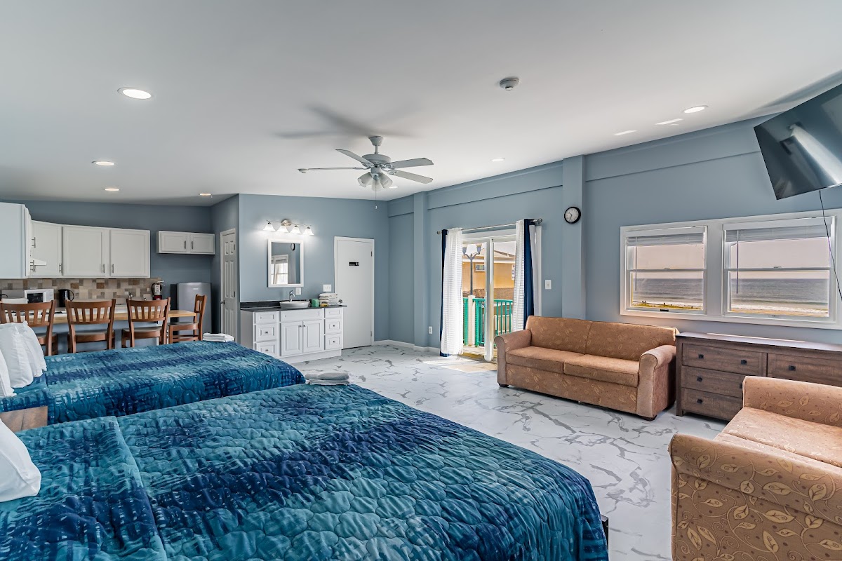 Boardwalk Sand & Surf Inn Beach Hotel photo 2