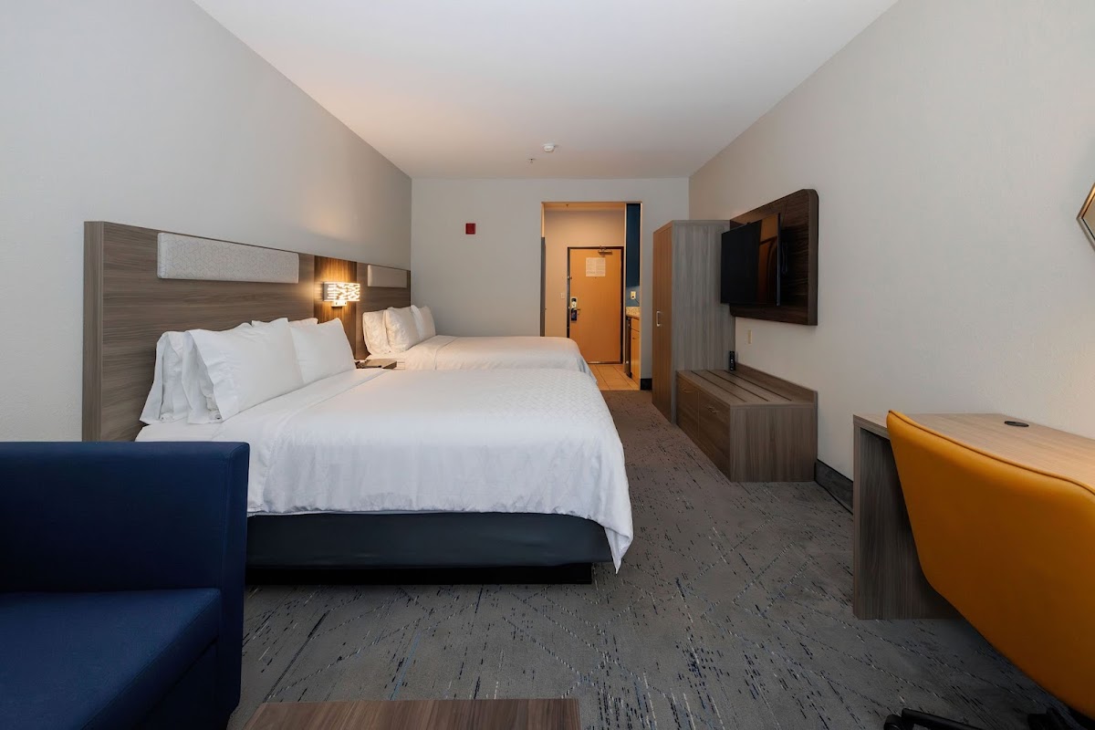 Holiday Inn Express & Suites Berkeley by IHG photo 2