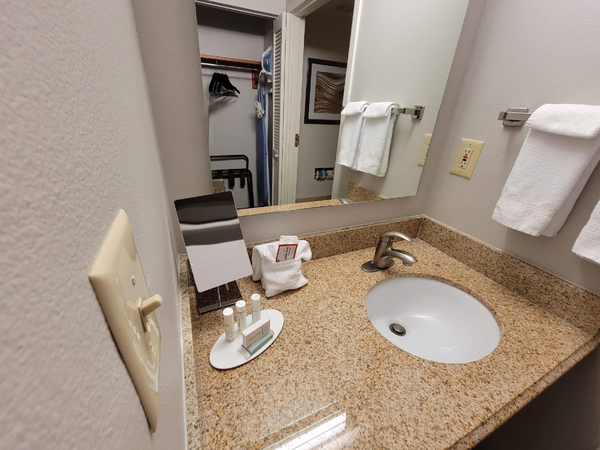 Courtyard by Marriott Bentonville photo 2