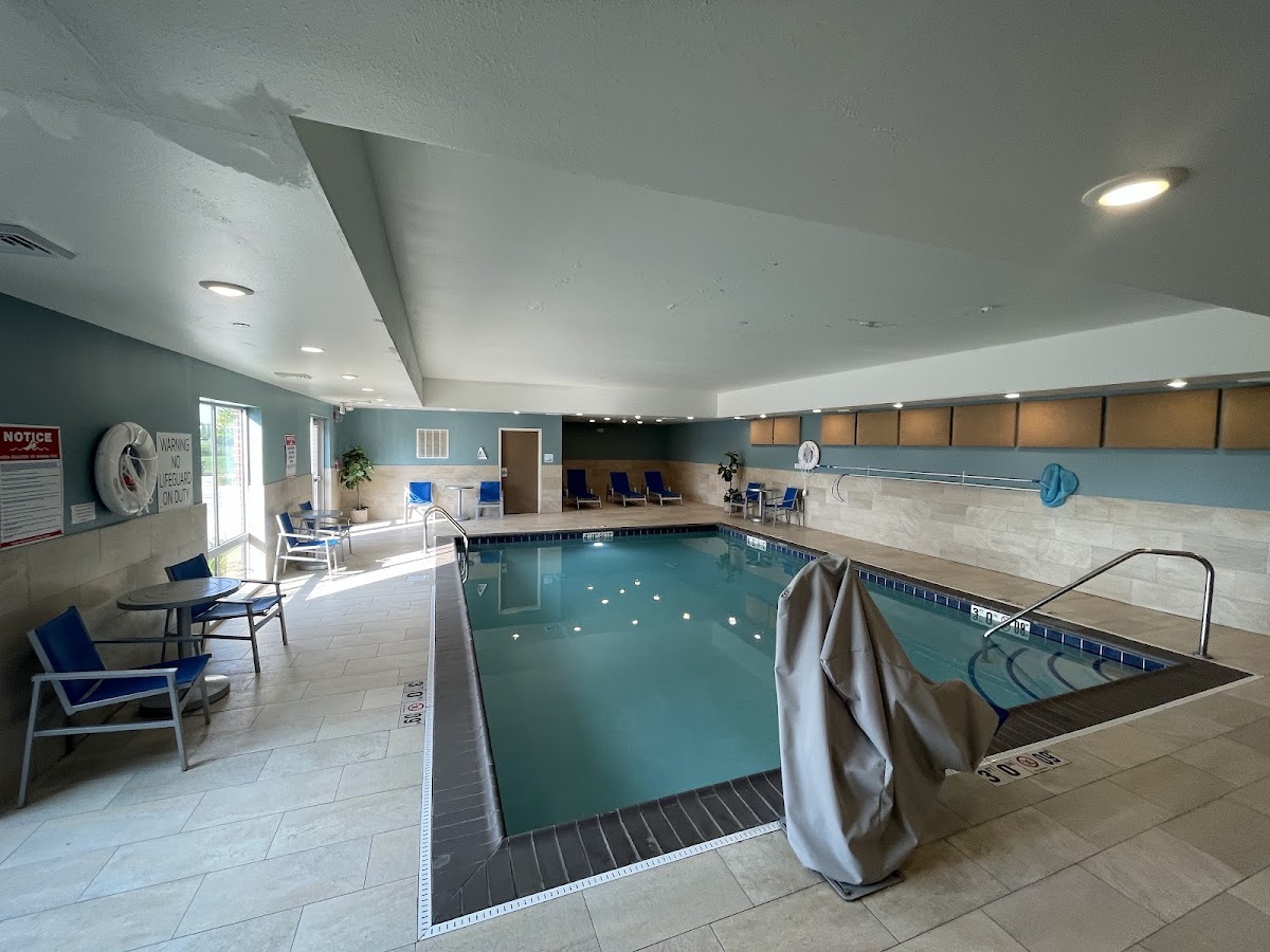 Holiday Inn Express & Suites Chicago - Hoffman Estates by IHG photo 3