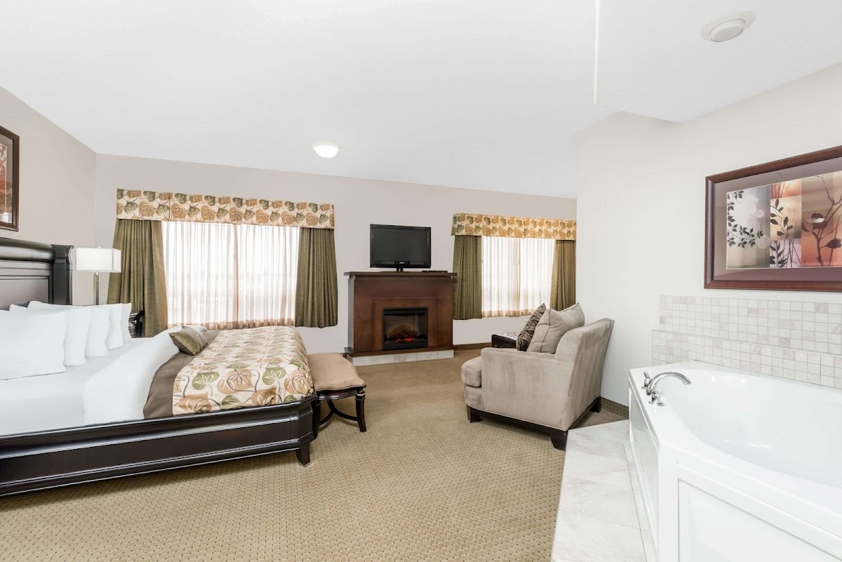 Ramada by Wyndham Olds photo 2