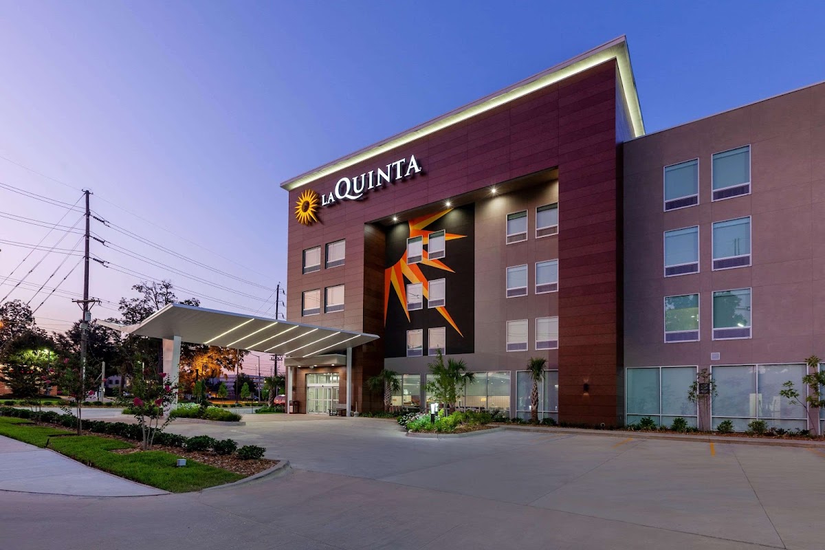 La Quinta Inn & Suites by Wyndham Lafayette Oil Center