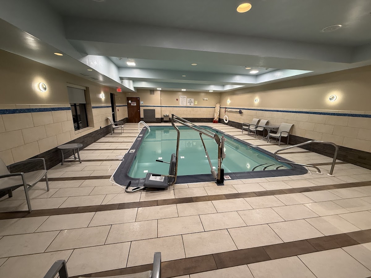 Holiday Inn Express & Suites Columbia East - Elkridge photo 3