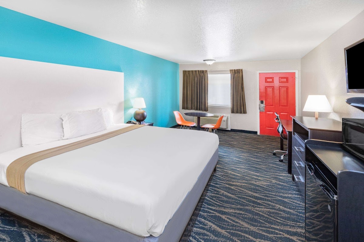 Howard Johnson by Wyndham Houston Hobby Airport photo 2