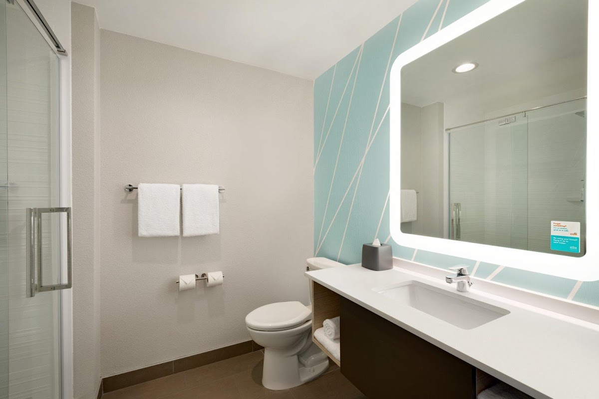 avid hotel Orlando International Airport by IHG photo 3
