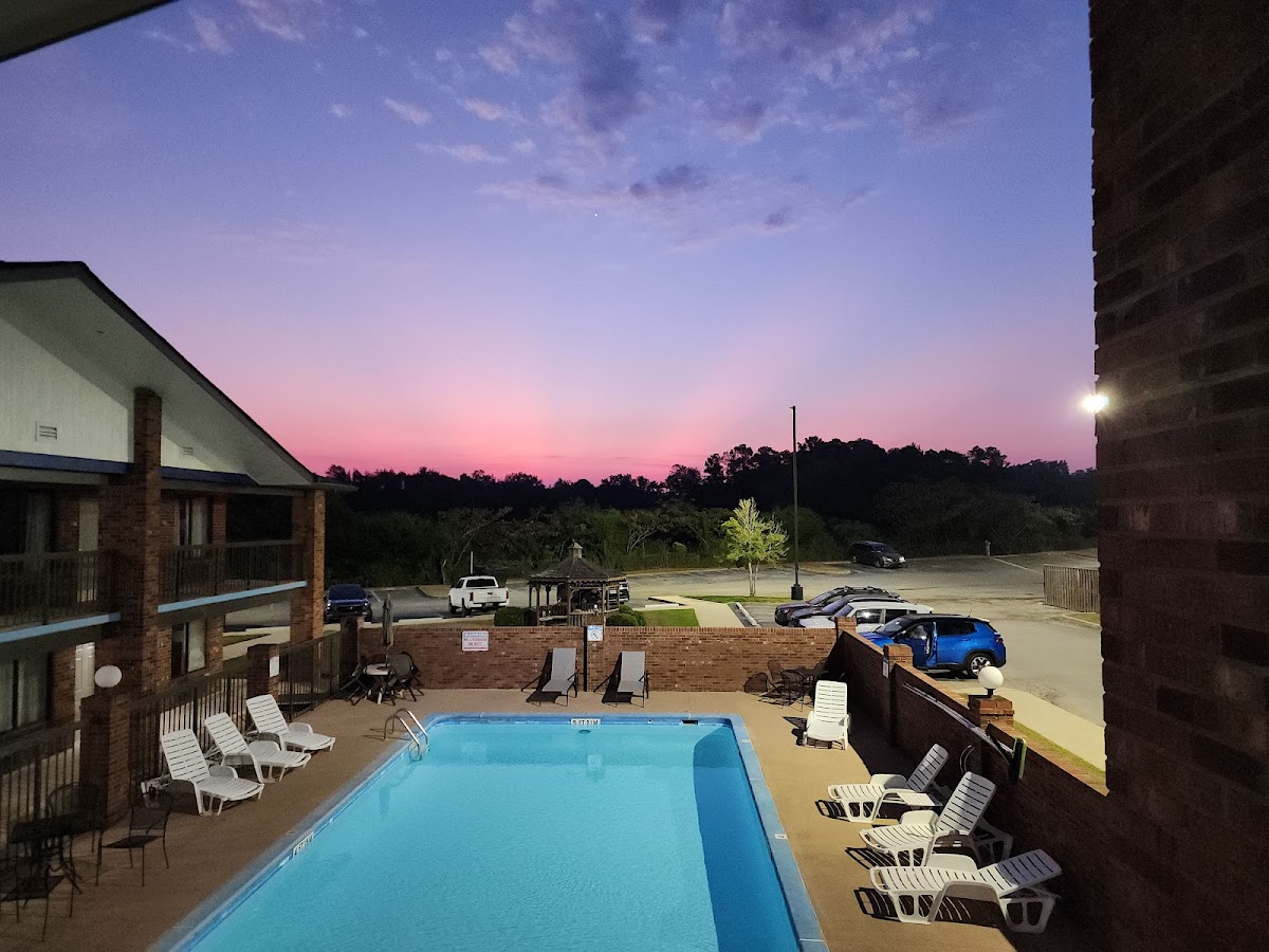 Days Inn by Wyndham Clanton AL photo 3