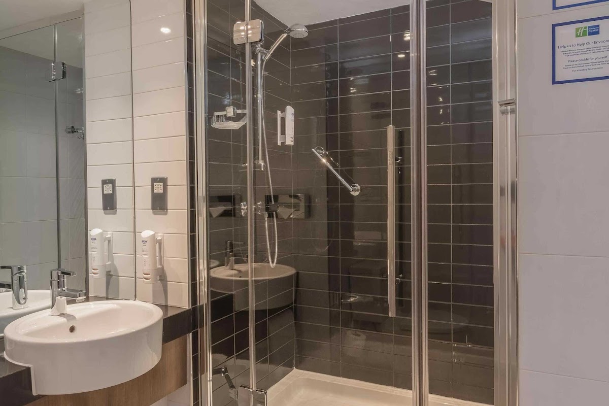 Holiday Inn Express Preston - South, an IHG Hotel photo 2