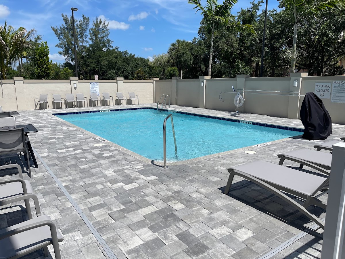 Holiday Inn Express & Suites Miramar photo 2