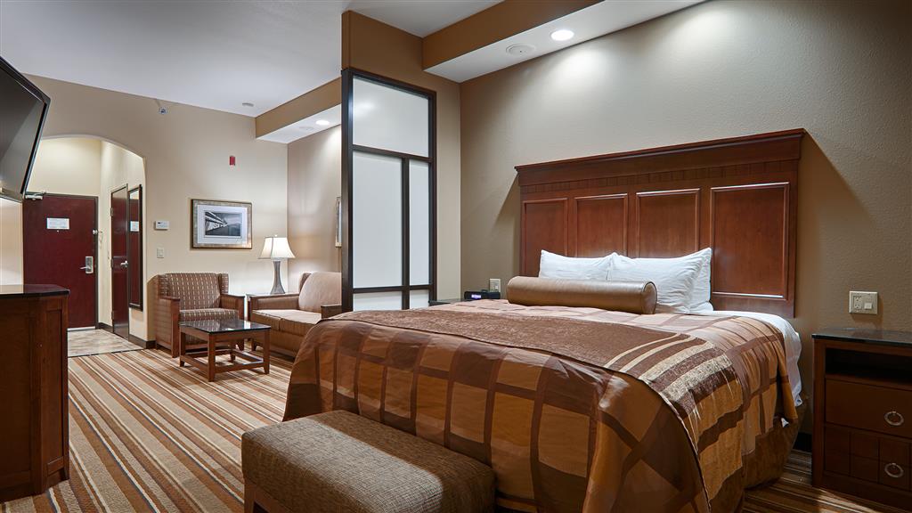 Best Western Plus KC Speedway Inn & Suites photo 2