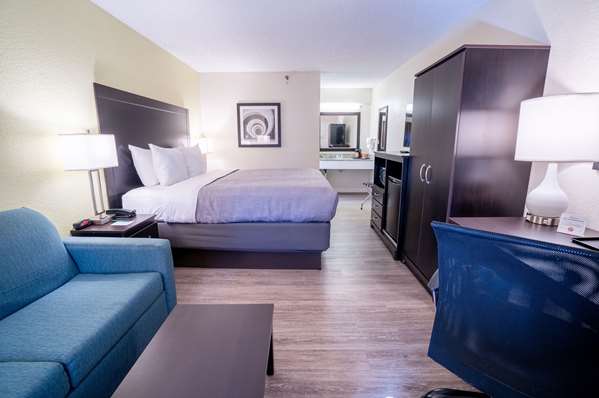 Quality Inn Palm Beach International Airport photo 2