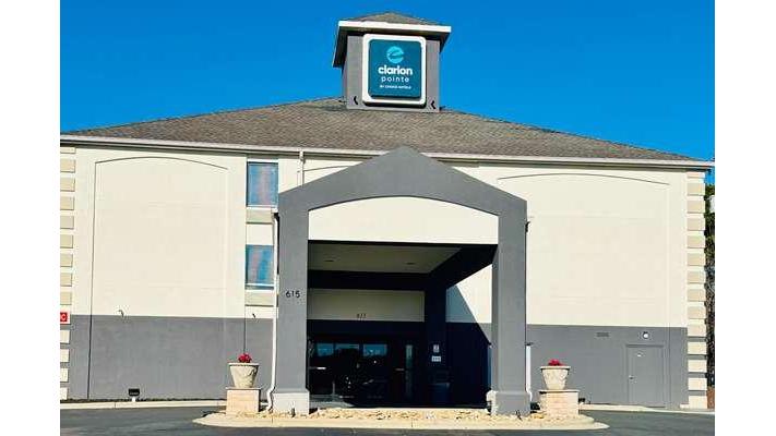 Clarion Pointe Albemarle photo 3