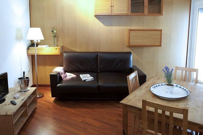 Room 8