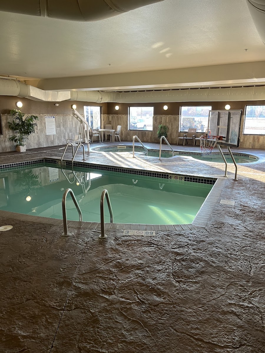 Grand Forks Lodge photo 2