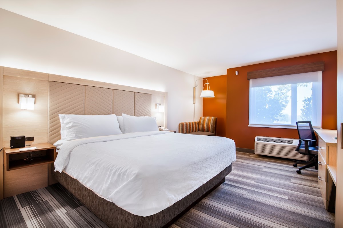 Holiday Inn Express & Suites Langley photo 2