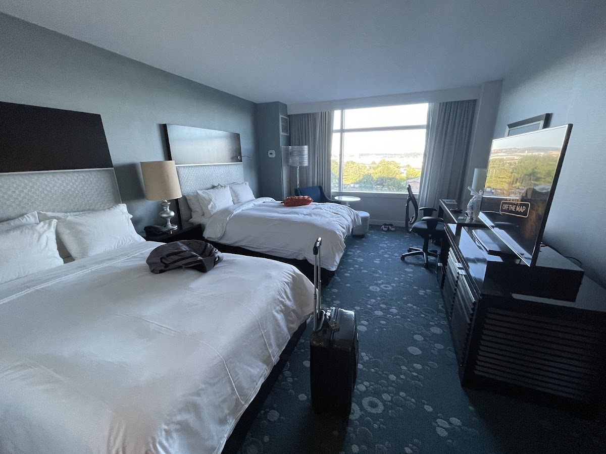 Renaissance Arlington Capital View Hotel photo 2