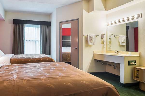 Quality Suites Atlanta Airport East photo 2