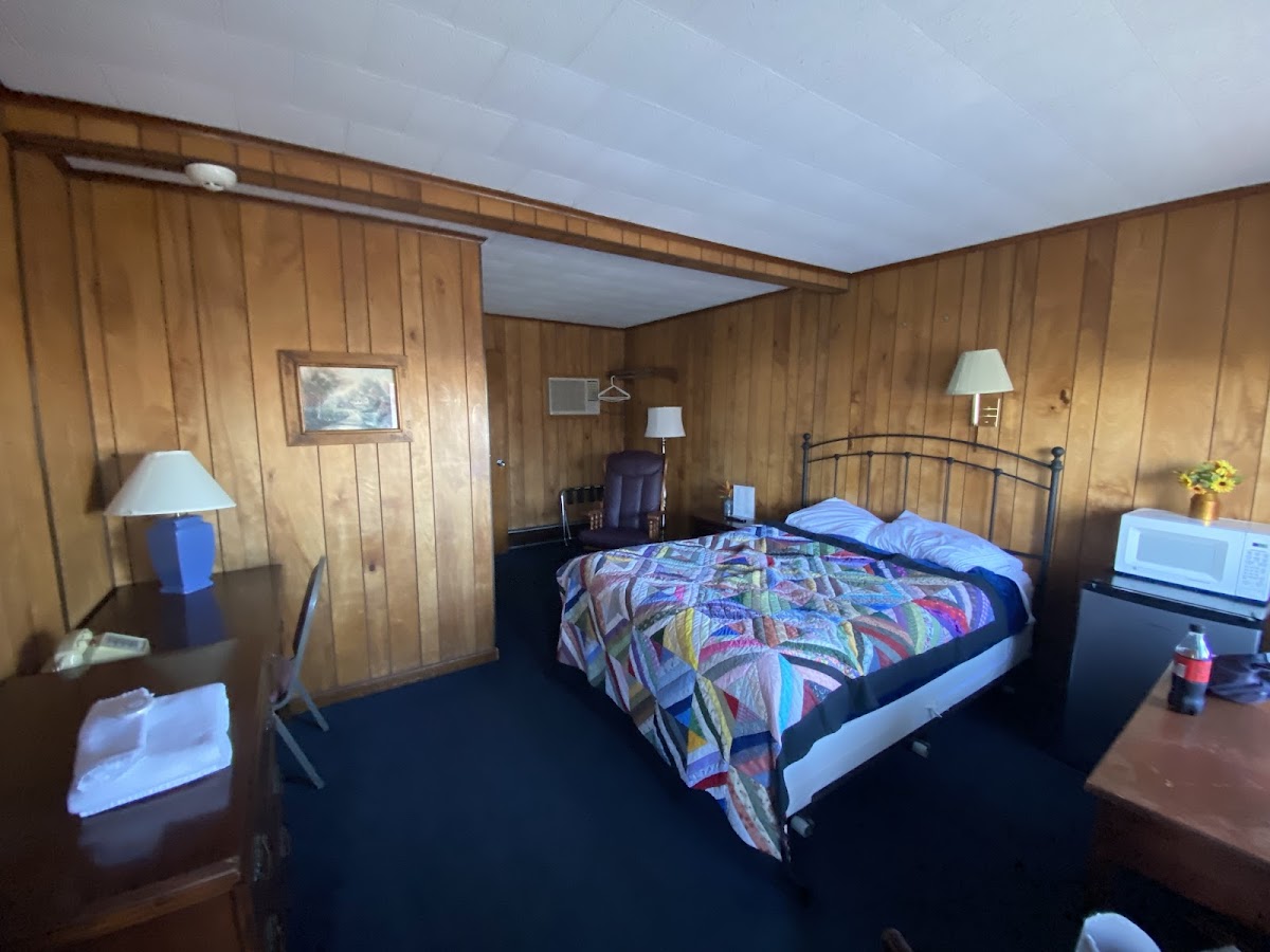 Russell's Motel photo 2