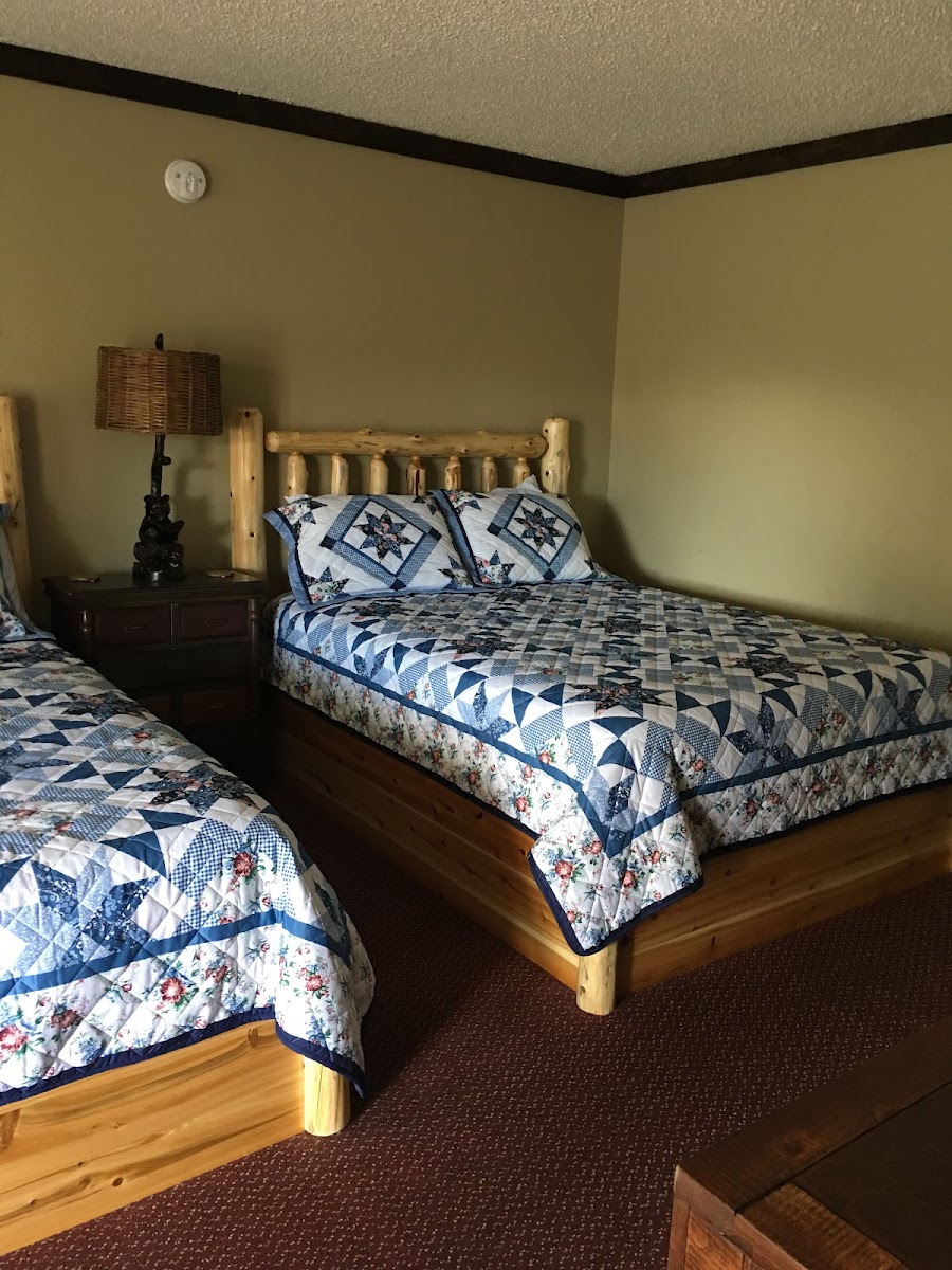 Warrensburg Inn & Suites, Inc. photo 3