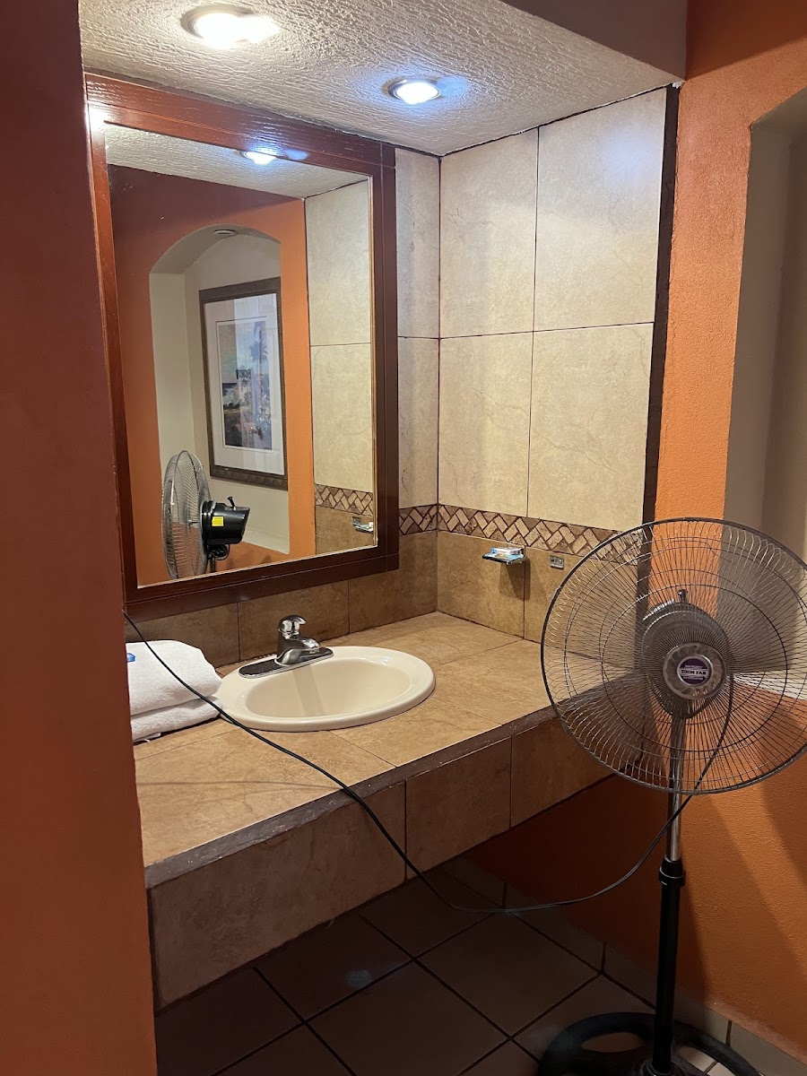 Cowboy Grill Hotel photo 3
