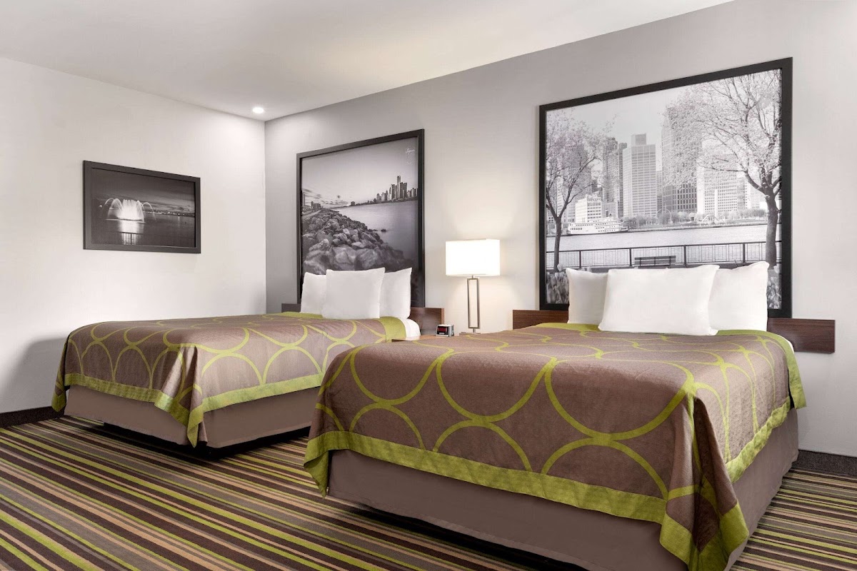 Super 8 by Wyndham Windsor/Dougall photo 2