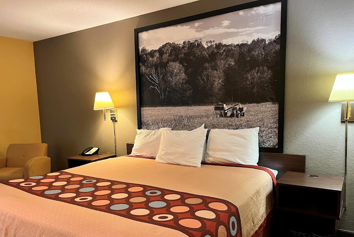 Super 8 by Wyndham Evansville North photo 2